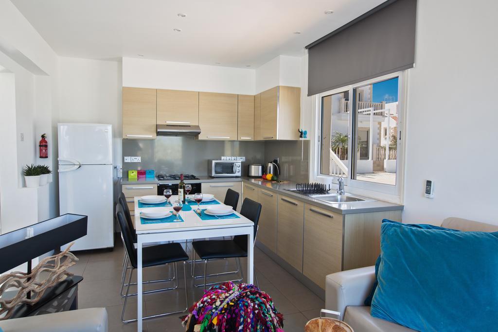 Nicholas Seaview Apartments Протарас Екстериор снимка